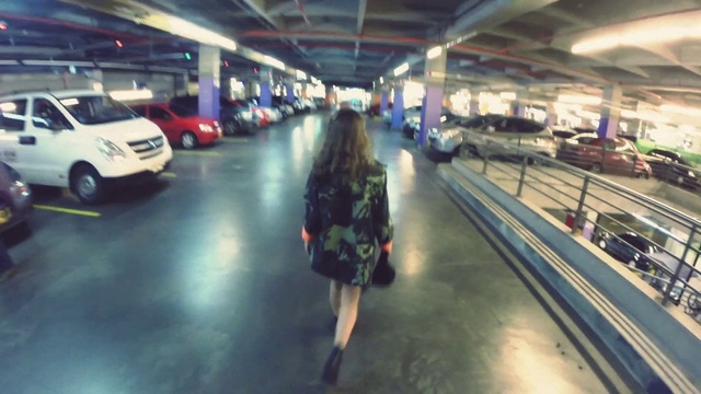 Video Reference: Land vehicle, Car, Vehicle, Automotive lighting, Motor vehicle, Automotive design, Infrastructure, Tire, Wheel, Road