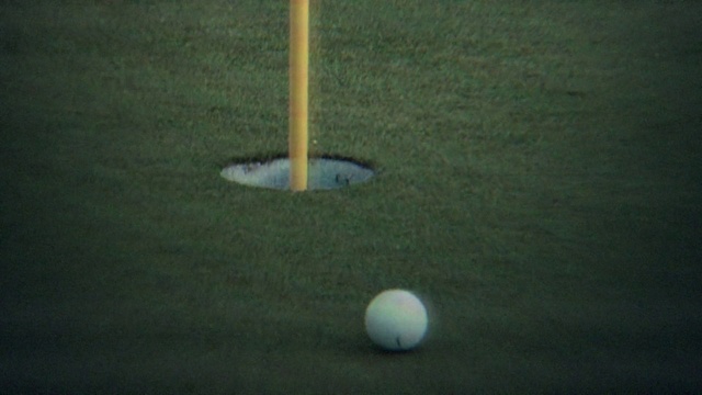 Video Reference: Golf, Golf equipment, Grass, Recreation, Ball game, Ball, Golf ball, Circle, Sports, Golf course