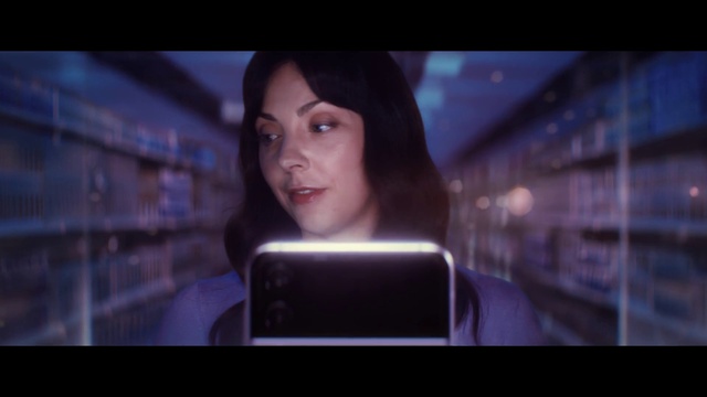 Video Reference: Eyebrow, Eyelash, Flash photography, Display device, Television set, Technology, Fun, Electric blue, Multimedia, Darkness