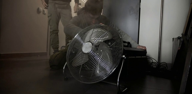 Video Reference: Electric fan, Automotive lighting, Hood, Flash photography, Automotive tire, Automotive design, Headlamp, Home appliance, Mechanical fan, Rim