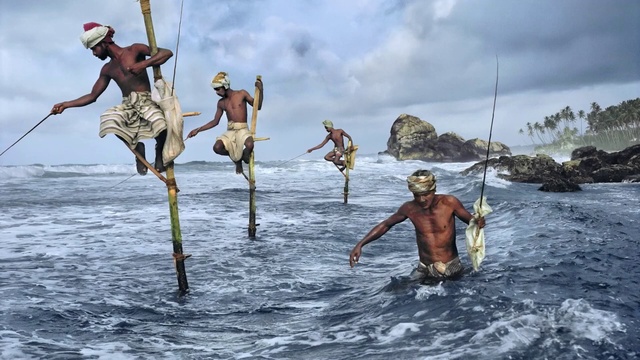 Video Reference: Water, Sky, Cloud, Shorts, Outdoor recreation, Boats and boating--Equipment and supplies, Fun, Recreation, Lake, Leisure