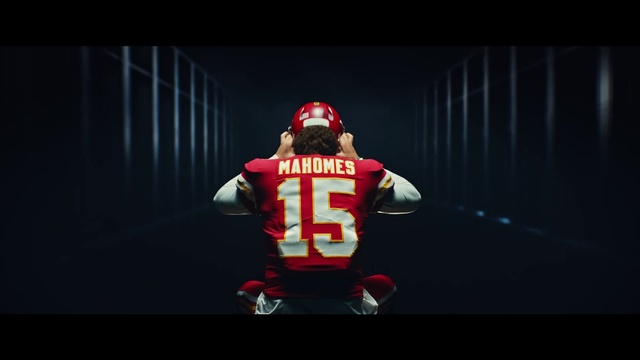Video Reference: Jersey, Sports uniform, Sleeve, Santa claus, Sports gear, Player, Sportswear, Font, Competition event, Event