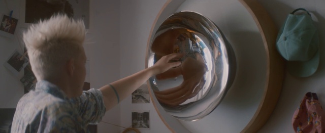 Video Reference: Tableware, Window, Automotive lighting, Dishware, Serveware, Circle, Rim, Automotive wheel system, Glass, Kitchen utensil