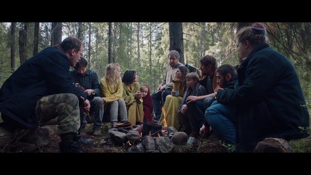 Video Reference: Tree, Plant, People in nature, Jacket, Natural landscape, Leisure, Crowd, Recreation, Hat, Landscape