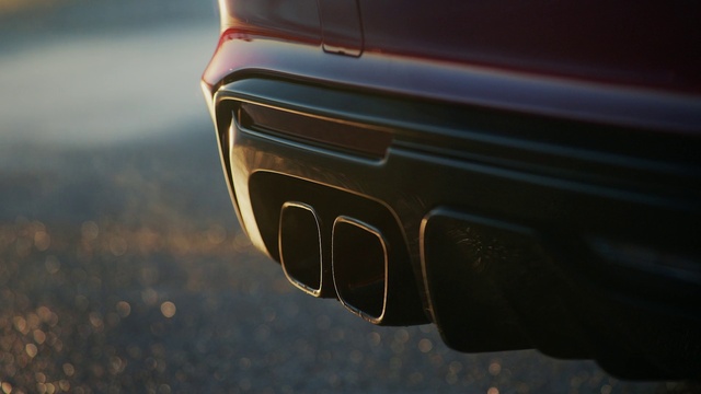 Video Reference: Land vehicle, Vehicle, Car, Grille, Motor vehicle, Automotive lighting, Hood, Bumper, Automotive design, Automotive exterior