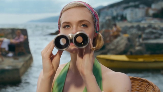 Video Reference: Hair, Head, Lip, Eyebrow, Daytime, Eyewear, Eyelash, Happy, Flash photography, Swimming pool