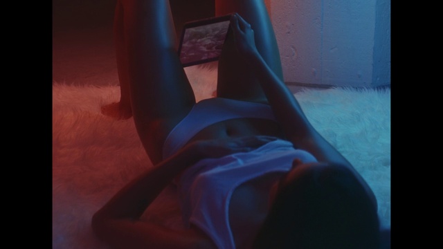 Video Reference: Shoulder, Leg, Human body, Flash photography, Dress, Thigh, Gesture, Wood, Elbow, Knee