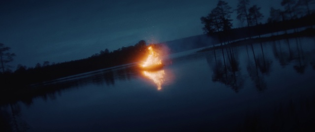 Video Reference: Water, Sky, Tree, Cloud, Lake, Lens flare, Geological phenomenon, Landscape, Horizon, Astronomical object