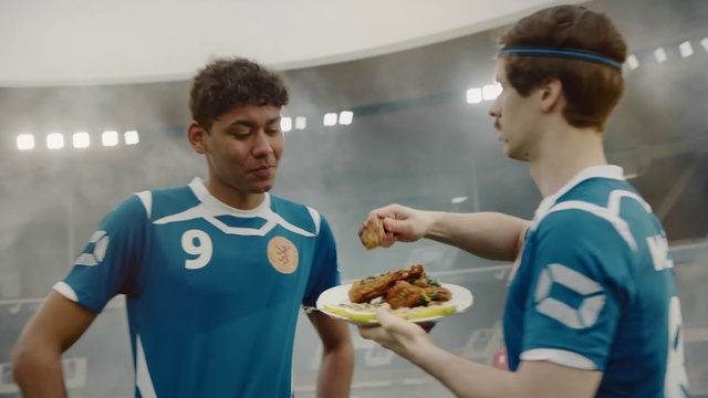 Video Reference: Clothing, Food, Arm, Sleeve, Gesture, Sports uniform, T-shirt, Recipe, Cuisine, Cooking