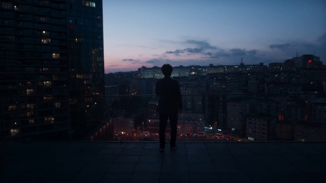 Video Reference: Cloud, Sky, Atmosphere, Building, Afterglow, Dusk, Flash photography, Atmospheric phenomenon, Tower block, Sunset