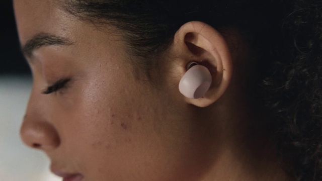 Video Reference: Nose, Cheek, Lip, Eyelash, Ear, Flash photography, Neck, Jaw, Temple, Iris