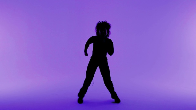 Video Reference: Purple, People in nature, Gesture, Violet, Happy, Magenta, Electric blue, Performing arts, Audio equipment, Font