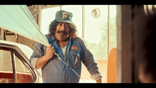 Video Reference: Musical instrument, Hat, Beard, Guitar accessory, Musician, String instrument accessory, String instrument, Plucked string instruments, Music, Facial hair