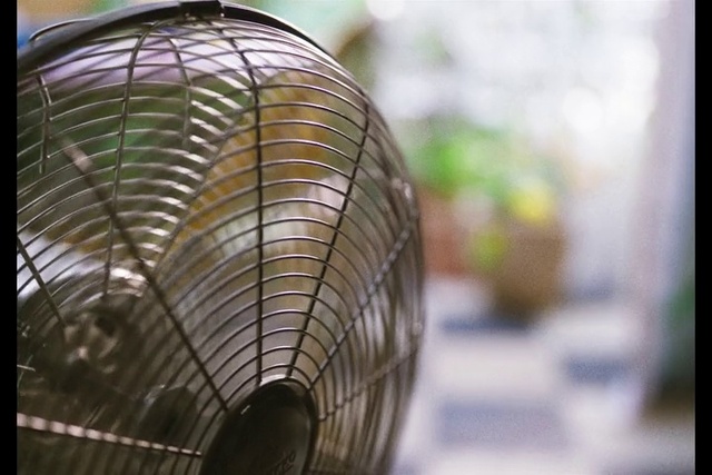 Video Reference: Automotive design, Tints and shades, Automotive lighting, Symmetry, Pattern, Shade, Mesh, Glass, Metal, City