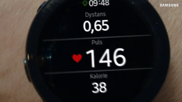 Video Reference: Gauge, Measuring instrument, Font, Circle, Auto part, Number, Display device, Vehicle, Electric blue, Personal luxury car