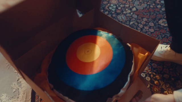 Video Reference: Wood, Data storage device, Gas, Automotive wheel system, Gramophone record, Recreation, Circle, Art, Publication, Auto part