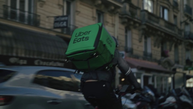 Video Reference: Hood, Automotive lighting, Motor vehicle, Building, Window, Vehicle, Vehicle registration plate, Automotive mirror, Automotive exterior, Automotive design