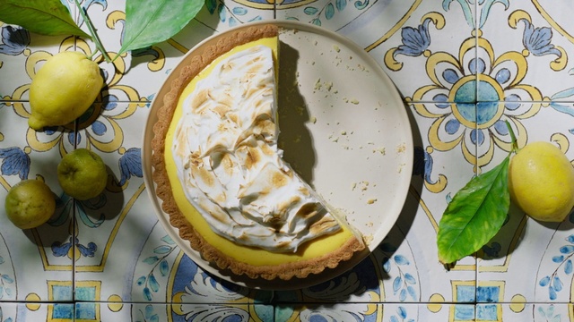 Video Reference: Tableware, Dishware, Plant, Table, Ingredient, Food, Fruit, Serveware, Yellow, Plate