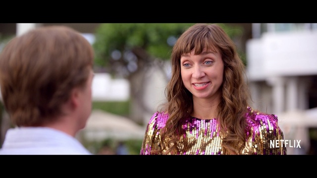 Video Reference: Hair, Smile, Skin, Hairstyle, Eye, Facial expression, Plant, Flower, Happy, Flash photography