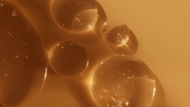 Video Reference: Amber, Material property, Circle, Astronomical object, Ceiling, Gas, Transparent material, Event, Metal, Pattern