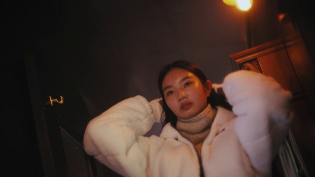 Video Reference: Hand, Arm, Shoulder, Mouth, Comfort, Ear, Eyelash, Flash photography, Neck, Gesture