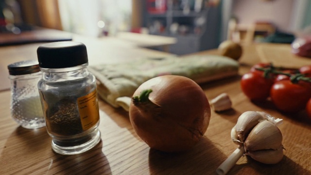 Video Reference: Food, Liquid, Drinkware, Table, Tableware, Fruit, Plant, Wood, Ingredient, Fluid