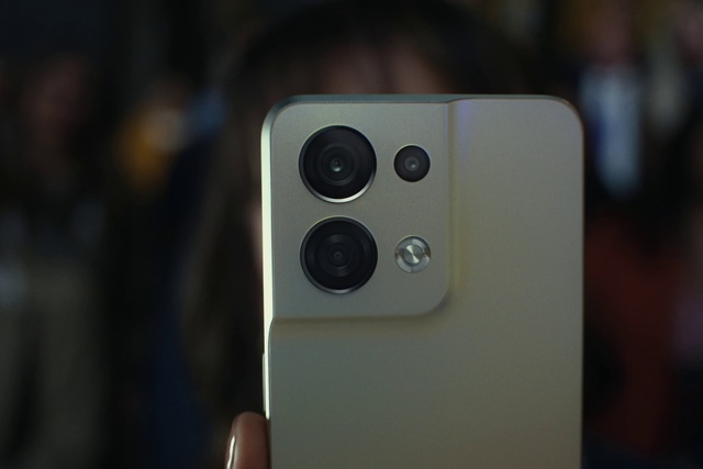 Video Reference: Mobile phone, Camera lens, Point-and-shoot camera, Camera, Digital camera, Communication Device, Flash, Gadget, Cameras & optics, Lens