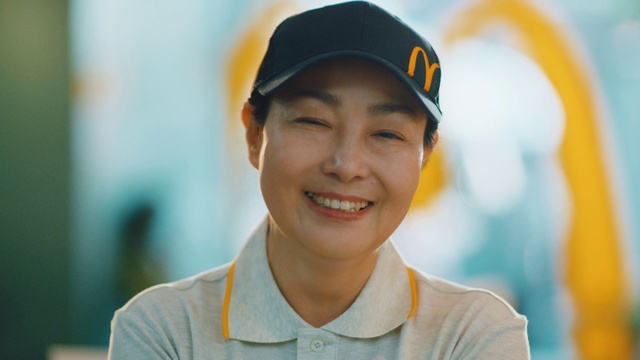 Video Reference: Smile, Lip, Facial expression, Organ, Human, Cricket cap, Cap, Hat, Happy, Headgear