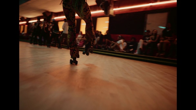 Video Reference: Sports equipment, Roller skates, Roller skating, Roller sport, Skating, Leisure, Event, Recreation, Inline skating, Sports