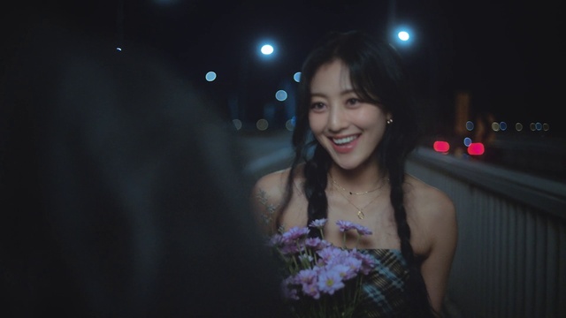 Video Reference: Smile, Flower, Flash photography, Purple, Plant, Happy, Flower Arranging, Entertainment, Formal wear, Electric blue