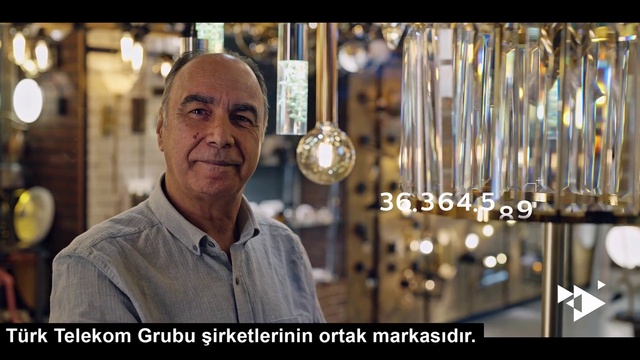 Video Reference: Flash photography, Public space, Window, City, Customer, Glass, Barware, Wrinkle, Street fashion, Event