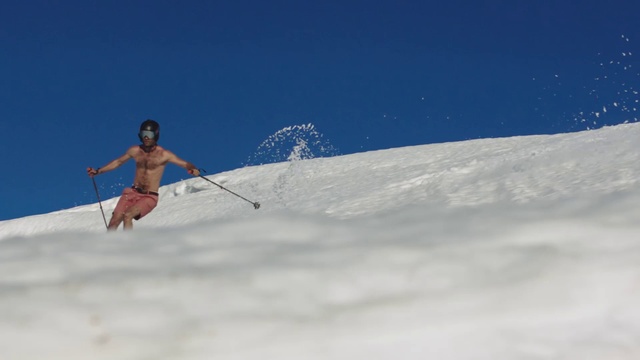 Video Reference: Sky, Slope, Snow, People in nature, Recreation, Landscape, Geological phenomenon, Wind wave, Ice cap, Freezing