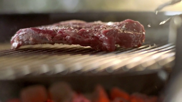 Video Reference: Food, Ingredient, Recipe, Animal product, Mettwurst, Beef, Pork, Red meat, Fast food, Cooking