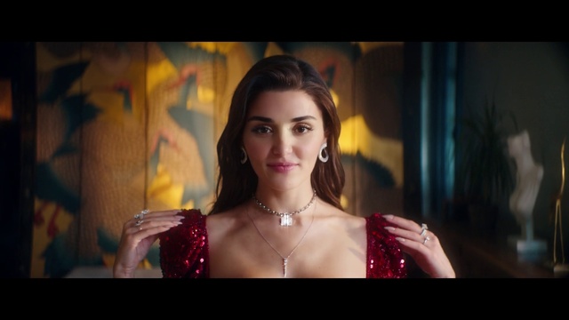 Video Reference: Lip, Lipstick, Eyelash, Flash photography, Black hair, Chest, Fashion design, Entertainment, Happy, Fun