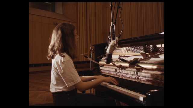 Video Reference: Musical instrument, Piano, Organist, Keyboard, Musical keyboard, Pianist, Musician, Musical instrument accessory, Electronic musical instrument, Jazz pianist