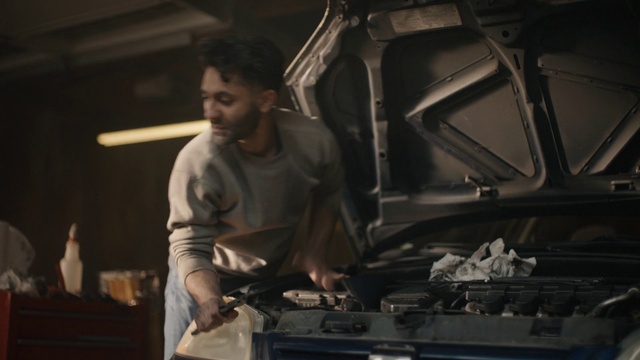 Video Reference: Flash photography, Musician, Music, Motor vehicle, Entertainment, Automotive design, Engineering, Automotive lighting, Mechanic, Machine