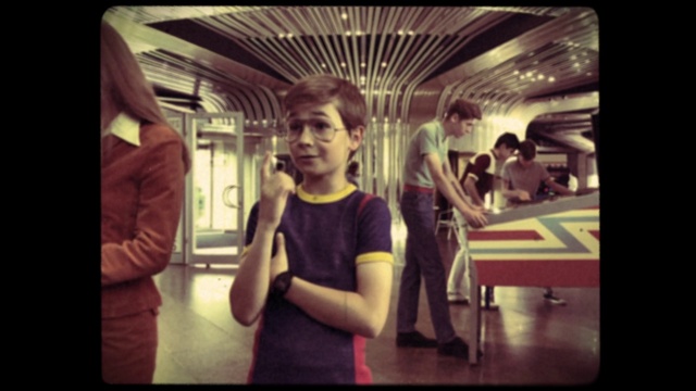 Video Reference: Flash photography, Standing, Cool, Fun, Happy, Tints and shades, Beauty, Event, T-shirt, Darkness