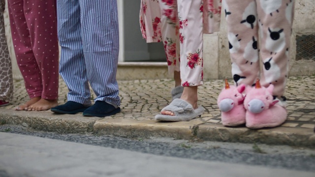 Video Reference: Shoe, White, Leg, Street fashion, Standing, Grey, Road surface, Calf, Foot, Asphalt
