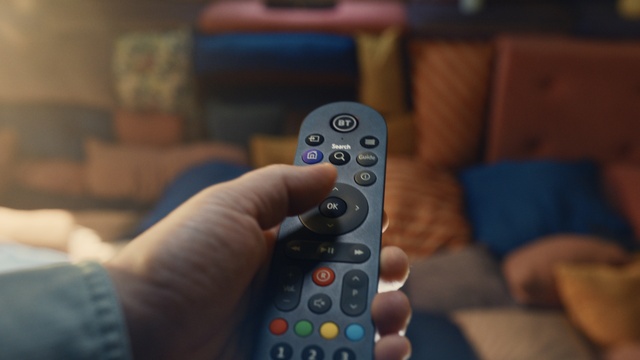 Video Reference: Musical instrument, Finger, Input device, Audio equipment, Gadget, Nail, Engineering, Electric blue, Thumb, Machine