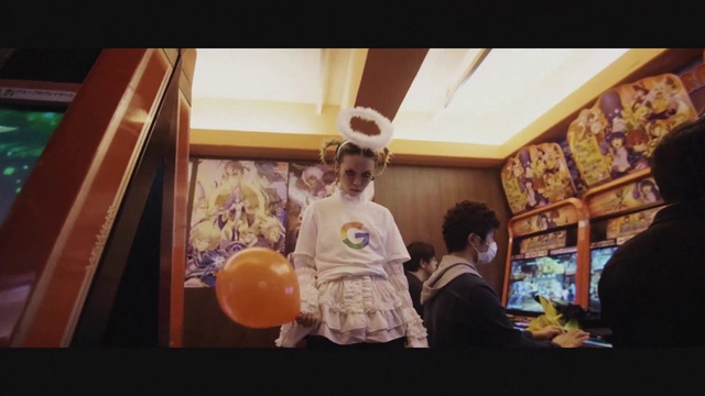 Video Reference: Picture frame, Happy, Balloon, Art, Fun, Event, Fashion design, T-shirt, Visual arts, Eyewear