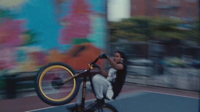 Video Reference: Bicycle, Wheel, Tire, Bicycle tire, Bicycle hub, Bicycle wheel, Sports equipment, Bicycle frame, Bicycle handlebar, Vehicle