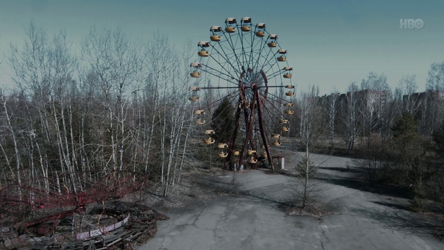 Video Reference: Sky, Wheel, Plant, Ferris wheel, Tree, Biome, Woody plant, Automotive wheel system, Cloud, Recreation