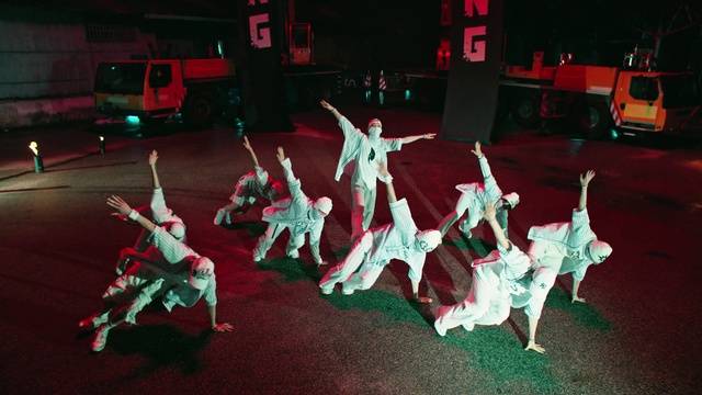 Video Reference: Entertainment, Dance, Performing arts, Choreography, Event, Art, Dancer, Carmine, Performance art, Performance