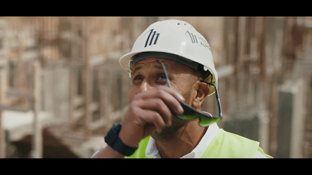 Video Reference: Hand, Helmet, Hard hat, Workwear, Competition event, Blue-collar worker, Cap, Personal protective equipment, Eyewear, Recreation