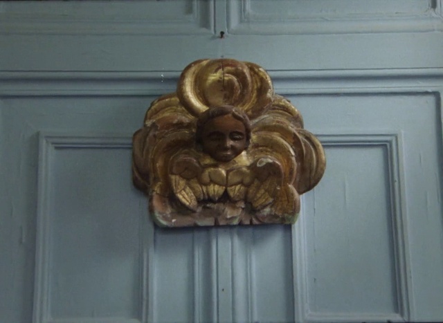 Video Reference: Fixture, Wood, Creative arts, Art, Door, Natural material, Artifact, Symmetry, Molding, Sculpture