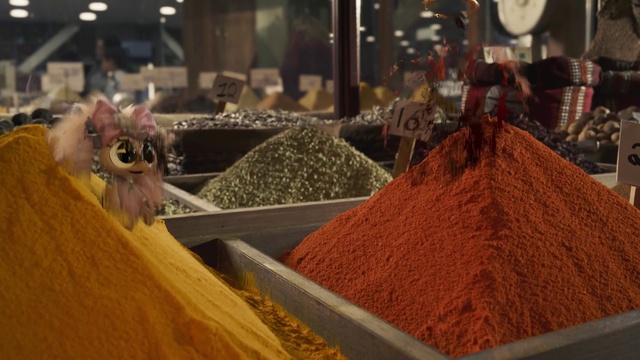 Video Reference: Turmeric, Ingredient, Spice, Seasoning, Berbere, Tandoori masala, Clock, Chili powder, Cuisine, Dish