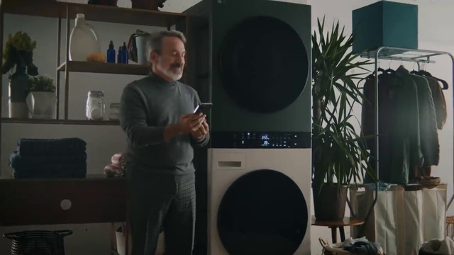 Video Reference: Public address system, Plant, Standing, Interior design, Audio equipment, Musical instrument, Home appliance, Gas, Subwoofer, Electronic device