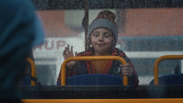 Video Reference: Sky, Window, Vehicle door, Automotive mirror, Tints and shades, Mesh, Fun, Toddler, Glass, Windshield