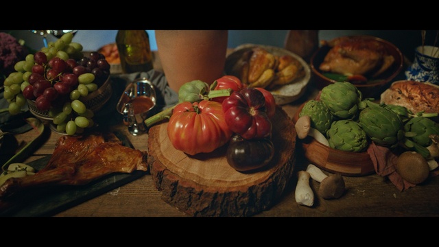 Video Reference: Food, Tableware, Fruit, Ingredient, Natural foods, Wood, Common persimmon, Recipe, Winter squash, Table