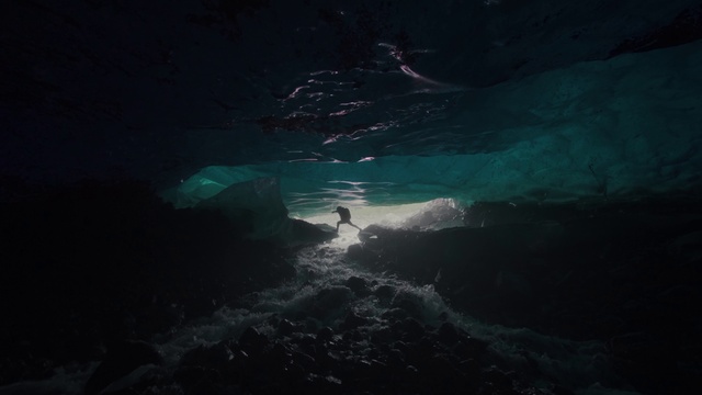 Video Reference: Water, Underwater, Recreation, Mountainous landforms, Sky, Geological phenomenon, Wind wave, Marine biology, Landscape, Darkness